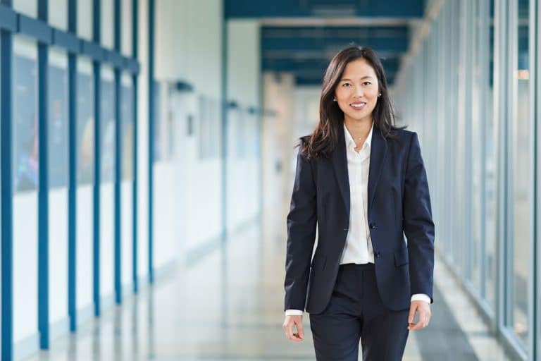 Businessportrait - Frau im Büro
