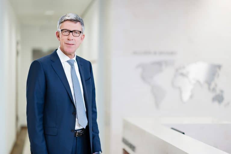 Businessportrait Mann im Büro