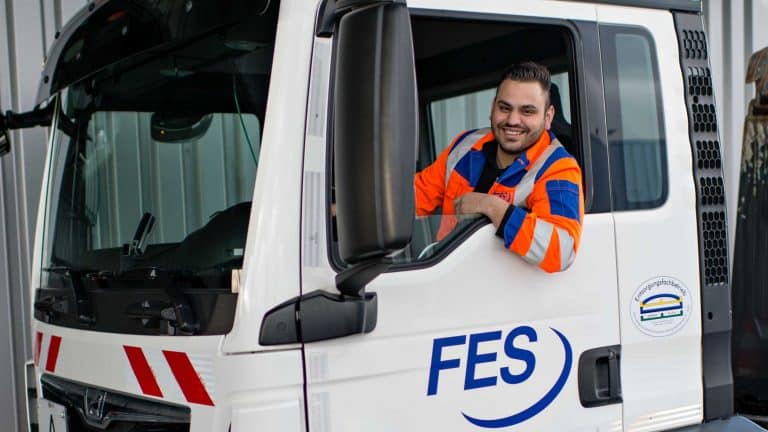 Businessportrait Mann im LKW